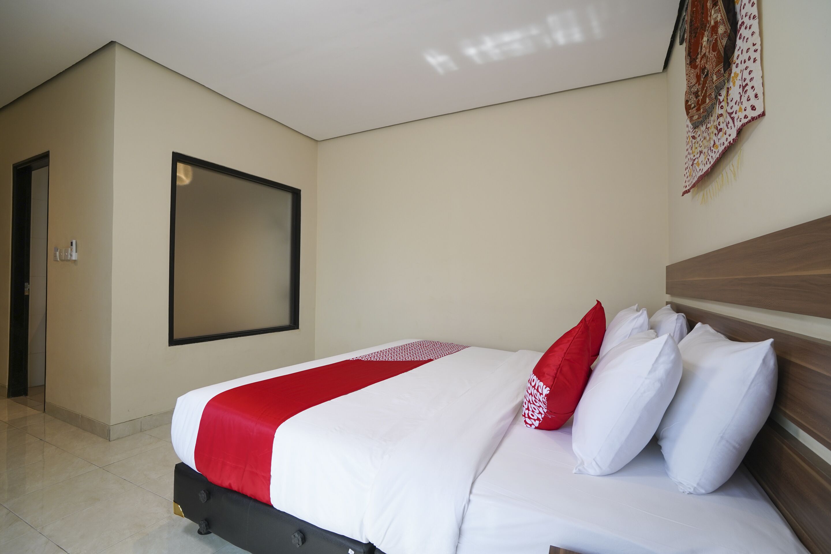 deluxe double room | free wifi, bed sheets