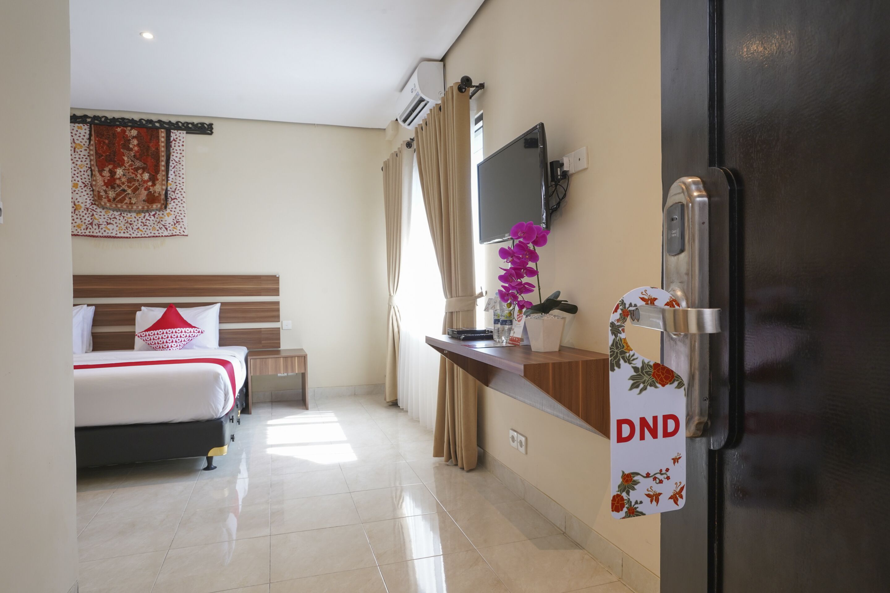 deluxe double room | free wifi, bed sheets