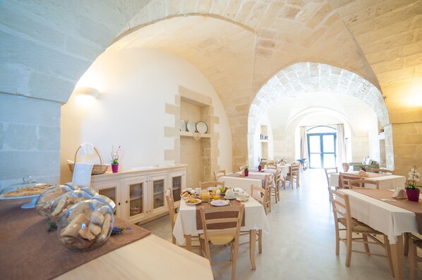 Tägliches inbegriffenes Frühstücksbuffet