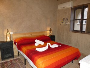 Doppelzimmer | Kostenloses WLAN, Bettwäsche