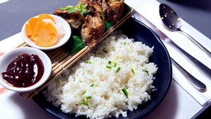Sarapan ala kontinental setiap hari dengan biaya tambahan