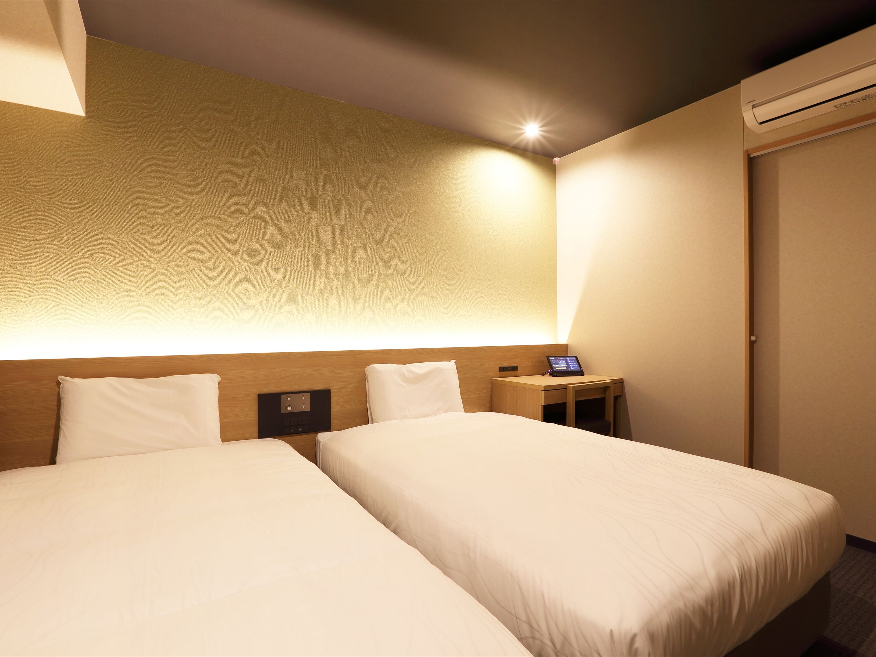 superior twin room | 1 bedroom, in-room safe, blackout curtains, free wifi