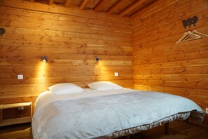 3 chambres, fer et planche à repasser, lit parapluie, Wi-Fi gratuit