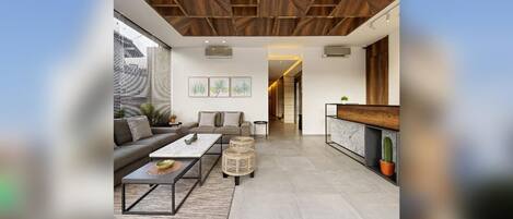 32–tuumainen äly-TV, jossa satelliittikanavat