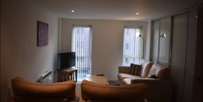 Apartemen, 1 kamar tidur | Area keluarga | TV layar datar