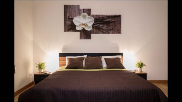 Apartment, 1 Bedroom | 1 bedroom, iron/ironing board, WiFi (free), bed sheets - Pulse Apartments (Manchester)