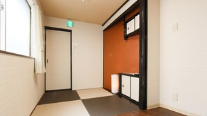Interior detail - D House Teradacho (Osaka)