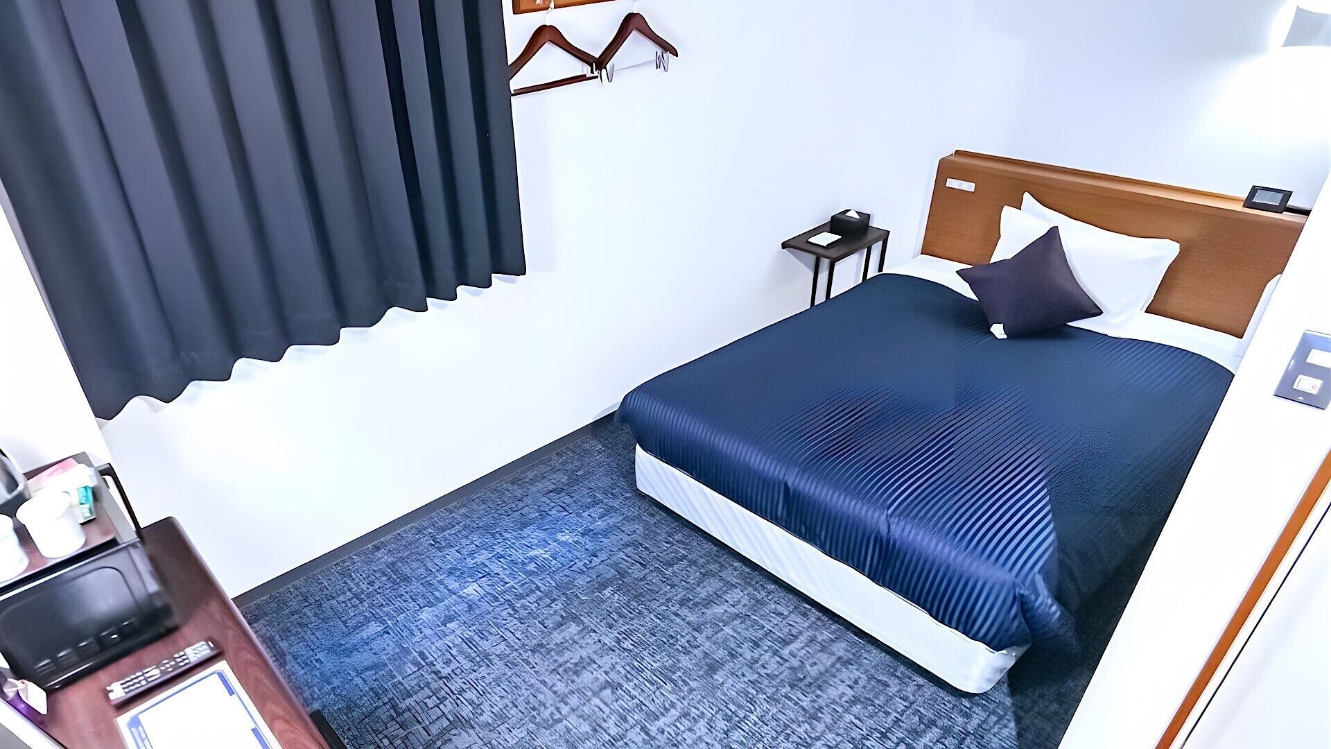 Individually decorated, desk, iron/ironing board, free WiFi