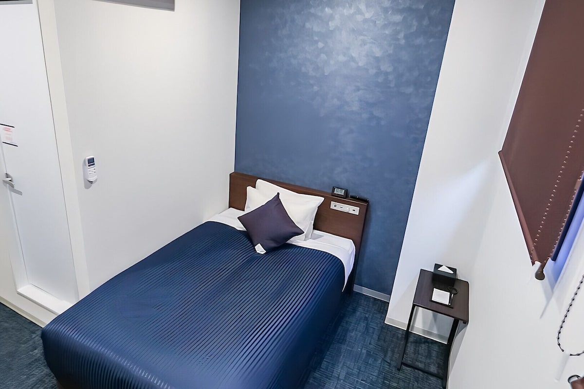 Individually decorated, desk, iron/ironing board, free WiFi