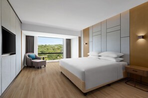 Minibar, in-room safe, individually decorated, individually furnished - Four Points by Sheraton Boracay (Boracay Island)
