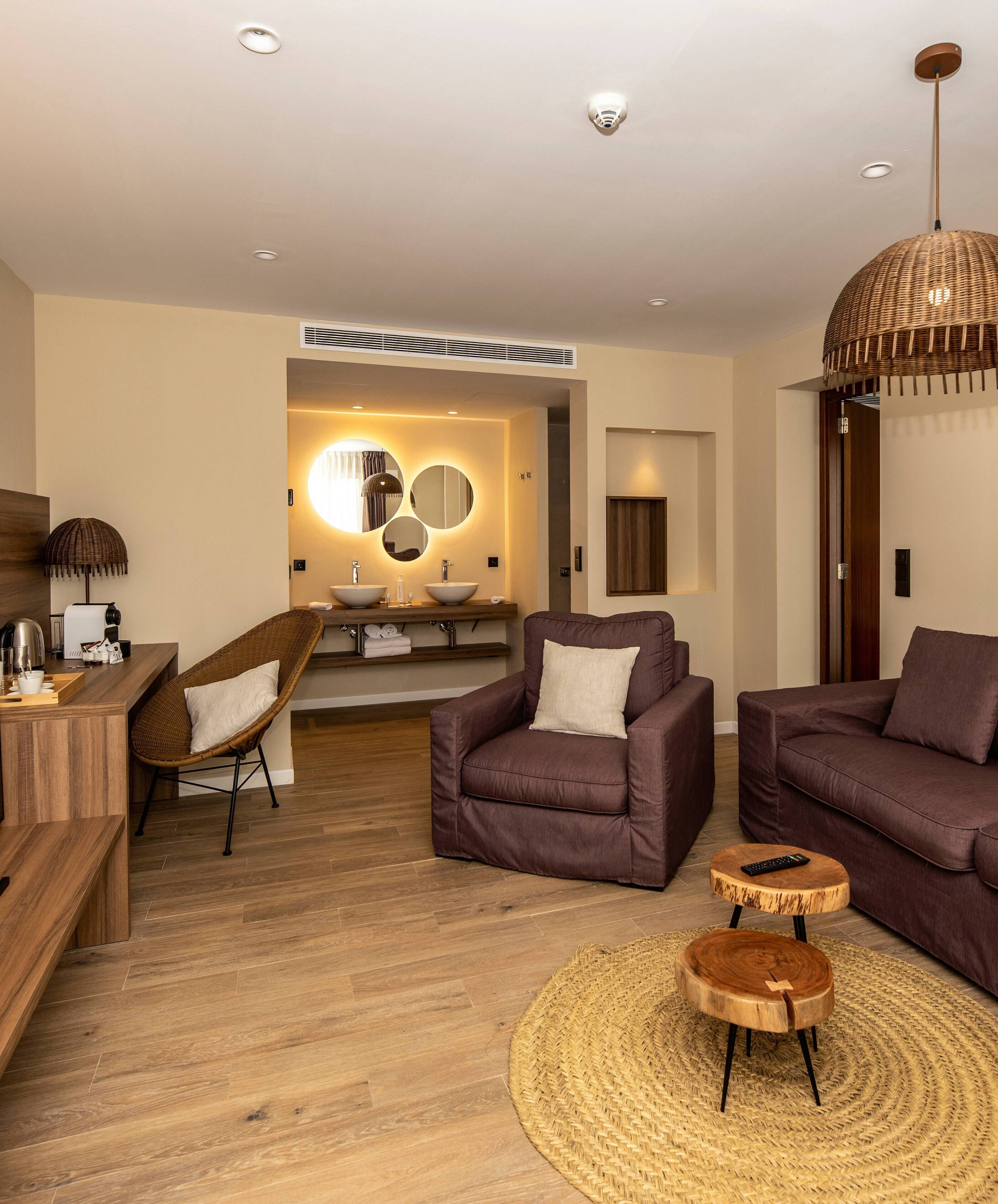 suite, terrace | 1 bedroom, minibar, in-room safe, desk