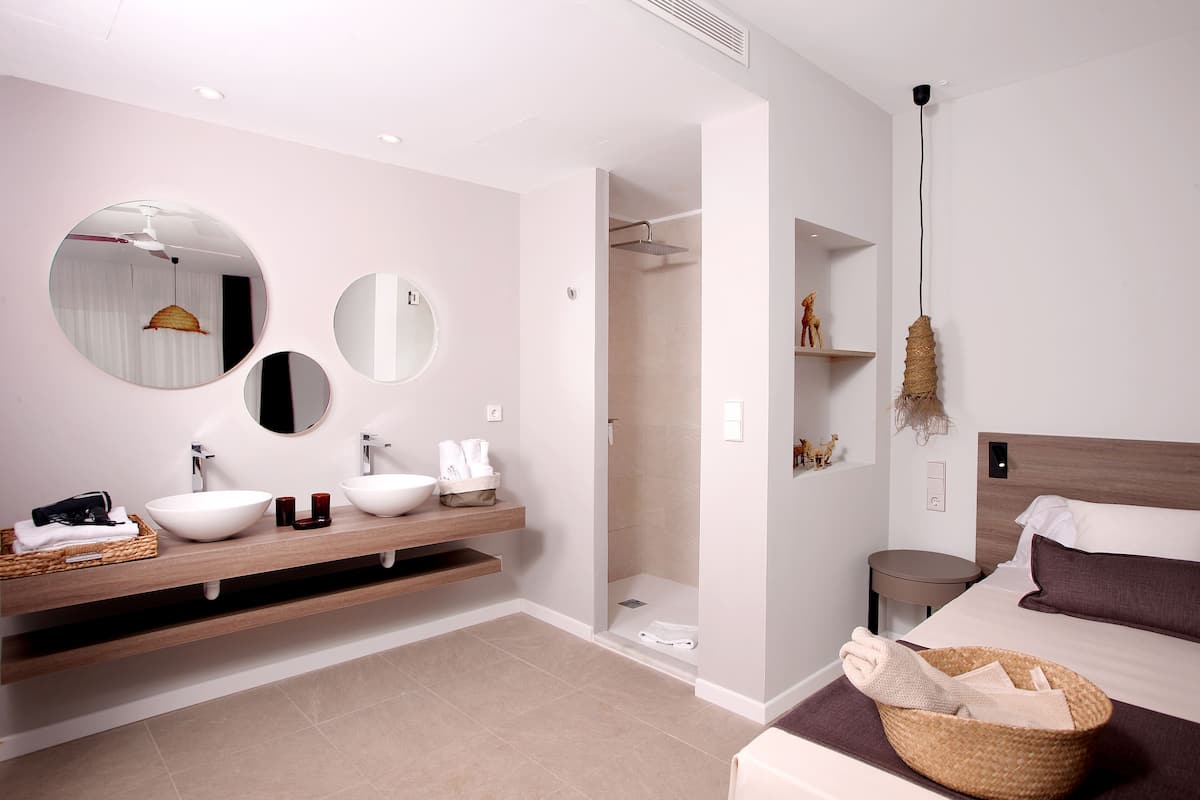 junior suite, terrace (eques premium) | 1 bedroom, minibar, in-room safe, desk