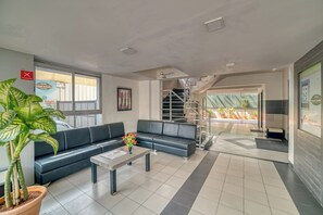 로비 좌석 공간