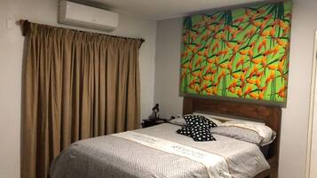 3 chambres, coffres-forts dans les chambres, bureau