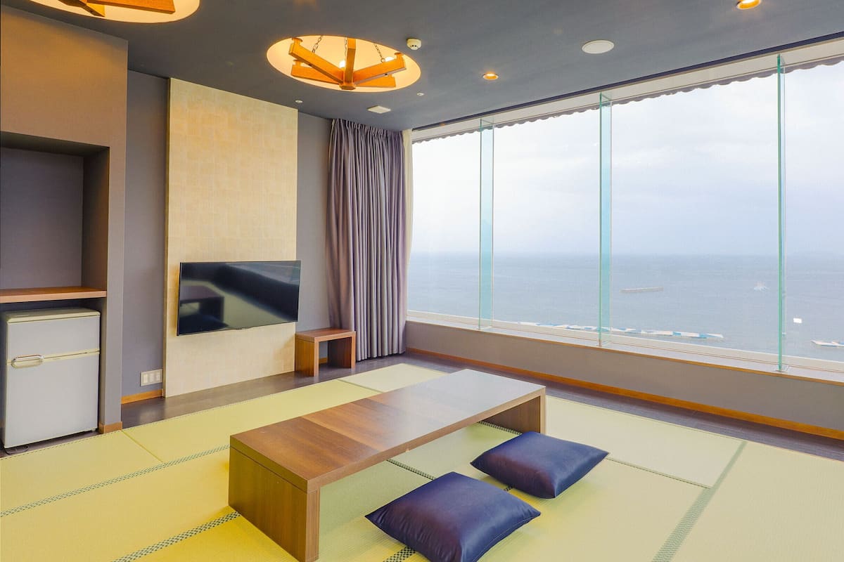 Superior Japanese-Style-Room (Sea Side)(Top Floor) - Shared Bathroom - Non-Smoking | Free WiFi