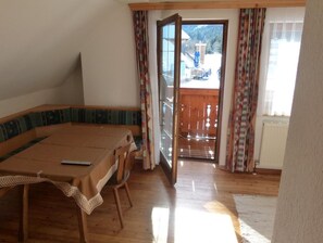 1 habitación, escritorio, wifi gratis y ropa de cama 