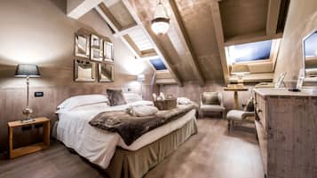 Junior Double Room | 1 bedroom, down comforters, minibar, in-room safe