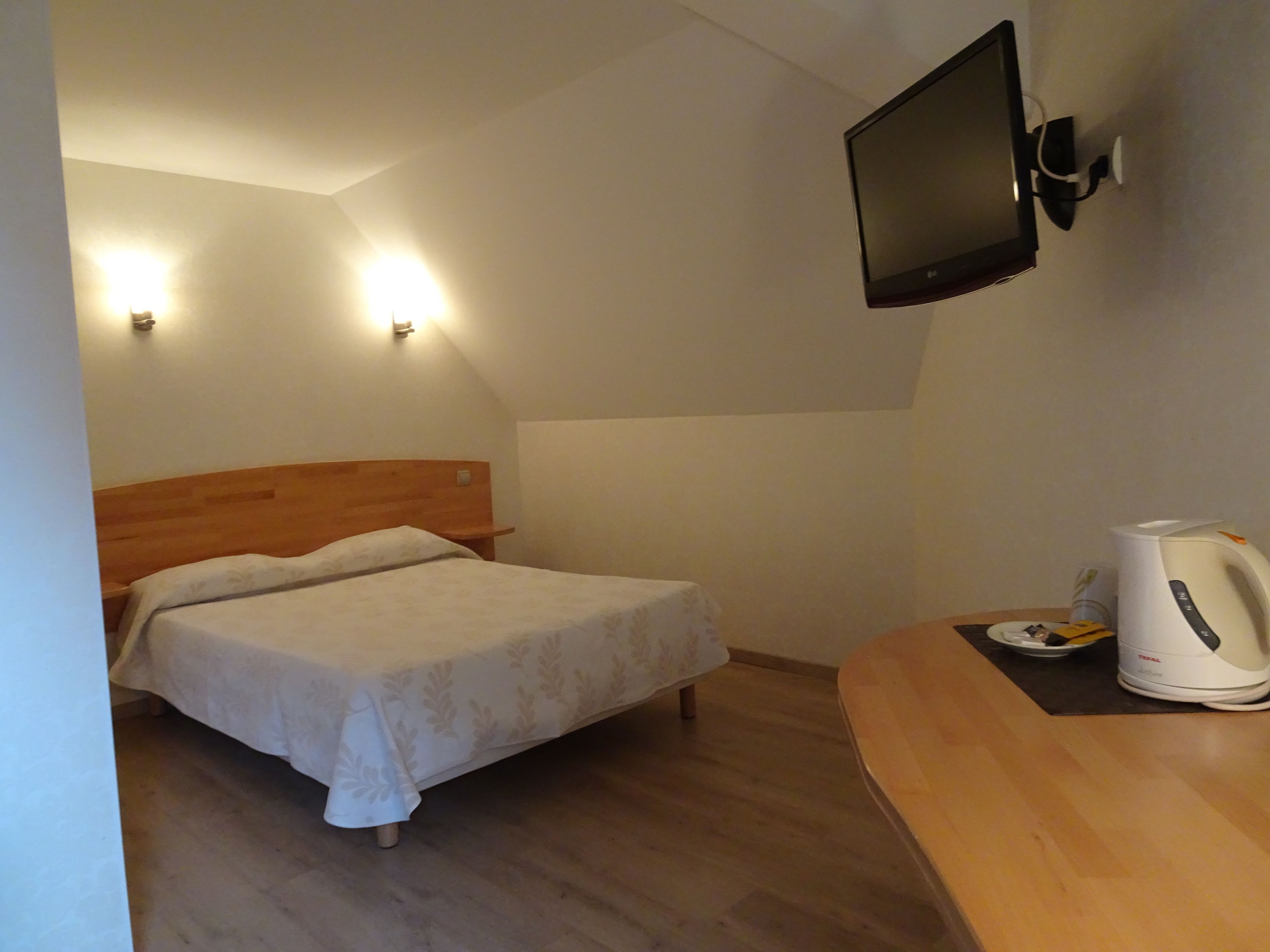 Desk, iron/ironing board, free WiFi, bed sheets