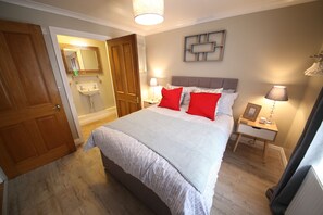 1 bedroom, individually decorated, individually furnished - Number 4 (Exeter)
