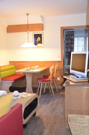 Suite | Living room | Flat-screen TV - Gasthof Tetter (Schladming)