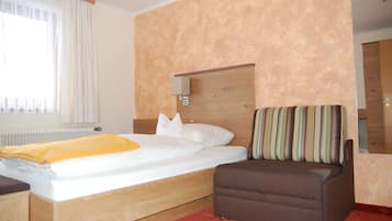1 bedroom, in-room safe, desk, free cots/infant beds