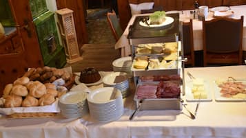 Tägliches inbegriffenes großes Frühstück