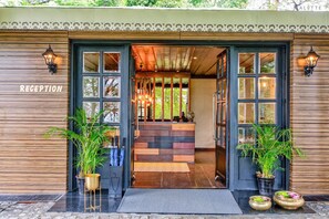 Property entrance - Palette - Adivaha Suits And Cottages (Dharamshala)