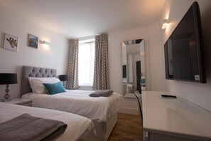 Apartemen Deluks | Tirai kedap cahaya, kedap suara, setrika/meja setrika, dan Wi-Fi gratis