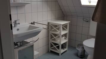 Apartemen, balkon (incl. cleaning fee 39 EUR) | Kamar mandi | Shower, pengering rambut, dan handuk