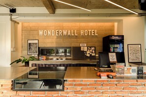 Bar (on property) - Wonderwall Hotel (Chiang Mai)