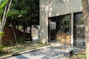Exterior - Wonderwall Hotel (Chiang Mai)