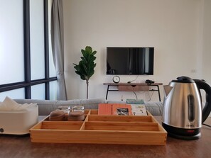 Wonder Exclusive Suite | In-room safe, desk, soundproofing, free WiFi - Wonderwall Hotel (Chiang Mai)