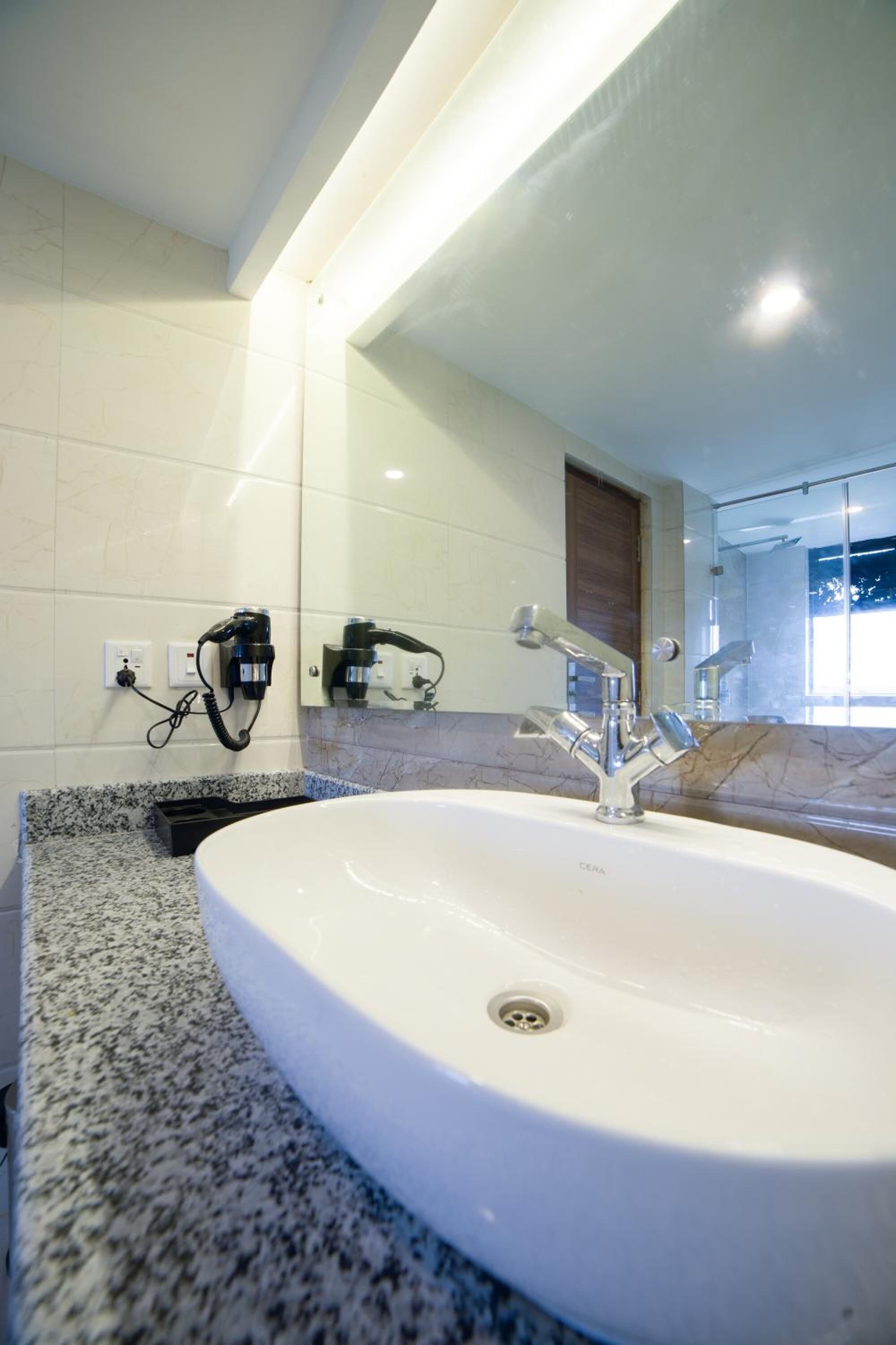 shower, rainfall showerhead, free toiletries, slippers