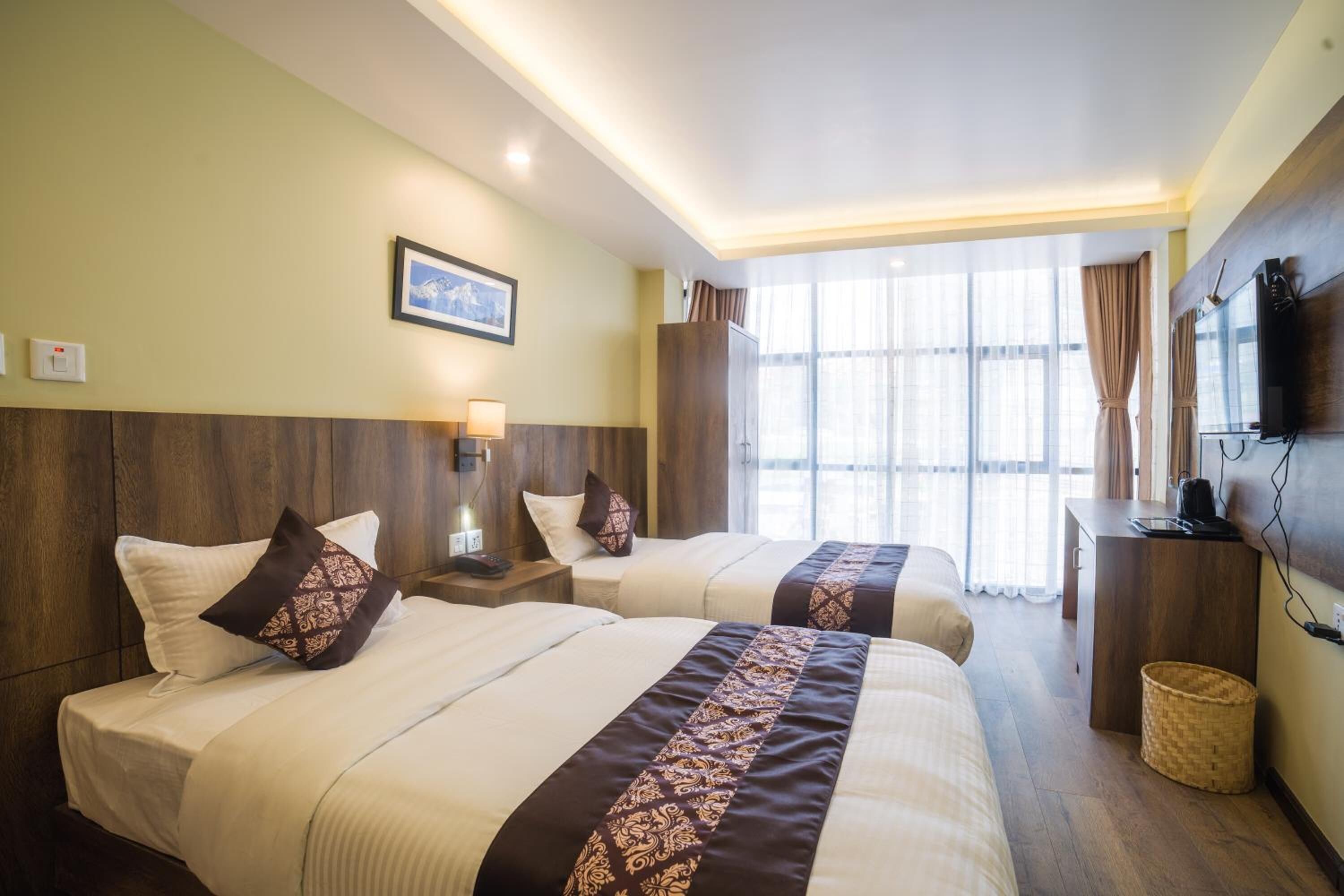 desk, rollaway beds, free wifi, bed sheets