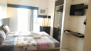 Family Quadruple Room | Individually decorated, individually furnished, bed sheets - John D Staycation (Tagaytay)