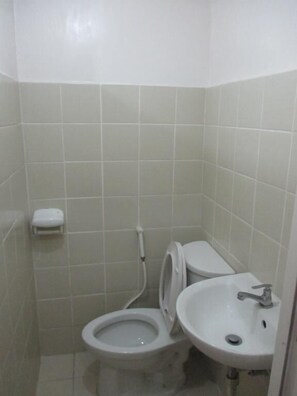 Ducha, cabezal de ducha tipo lluvia, artículos de tocador gratuitos