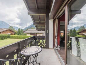 تناول الطعام بالخارج