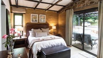 Lake Villa Room 15 | Sábanas de algodón egipcio y ropa de cama de alta calidad