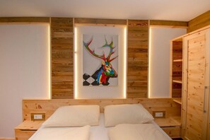 Villa | 5 bedrooms, in-room safe, desk, iron/ironing board - Villa Salza (Mitterberg-Sankt Martin)