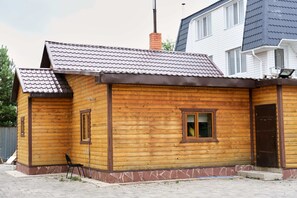 Steam room, hot stone massages, Swedish massages, sports massages