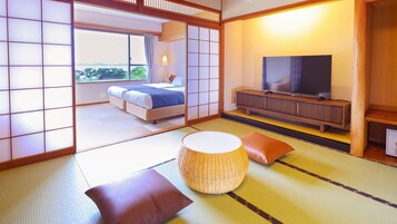 Superior Japanese-Western Style Room, 10 Tatami-mats+twin, Non Smoking | In-room safe