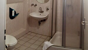 Unclassified image, 5 of 13, button - Restaurant & Pension Bellevue (Wandlitz)