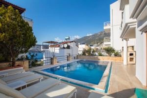 Sea/Pool/Mountains Heaven