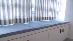 1 chambre, espace de travail pour ordinateur portable