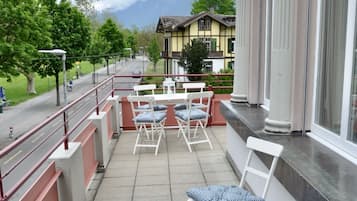 Luxury Apartment (incl. 125 CHF cleaning fee) | Terrace/patio