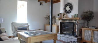 Beautiful villa with garden, barbecue and pool