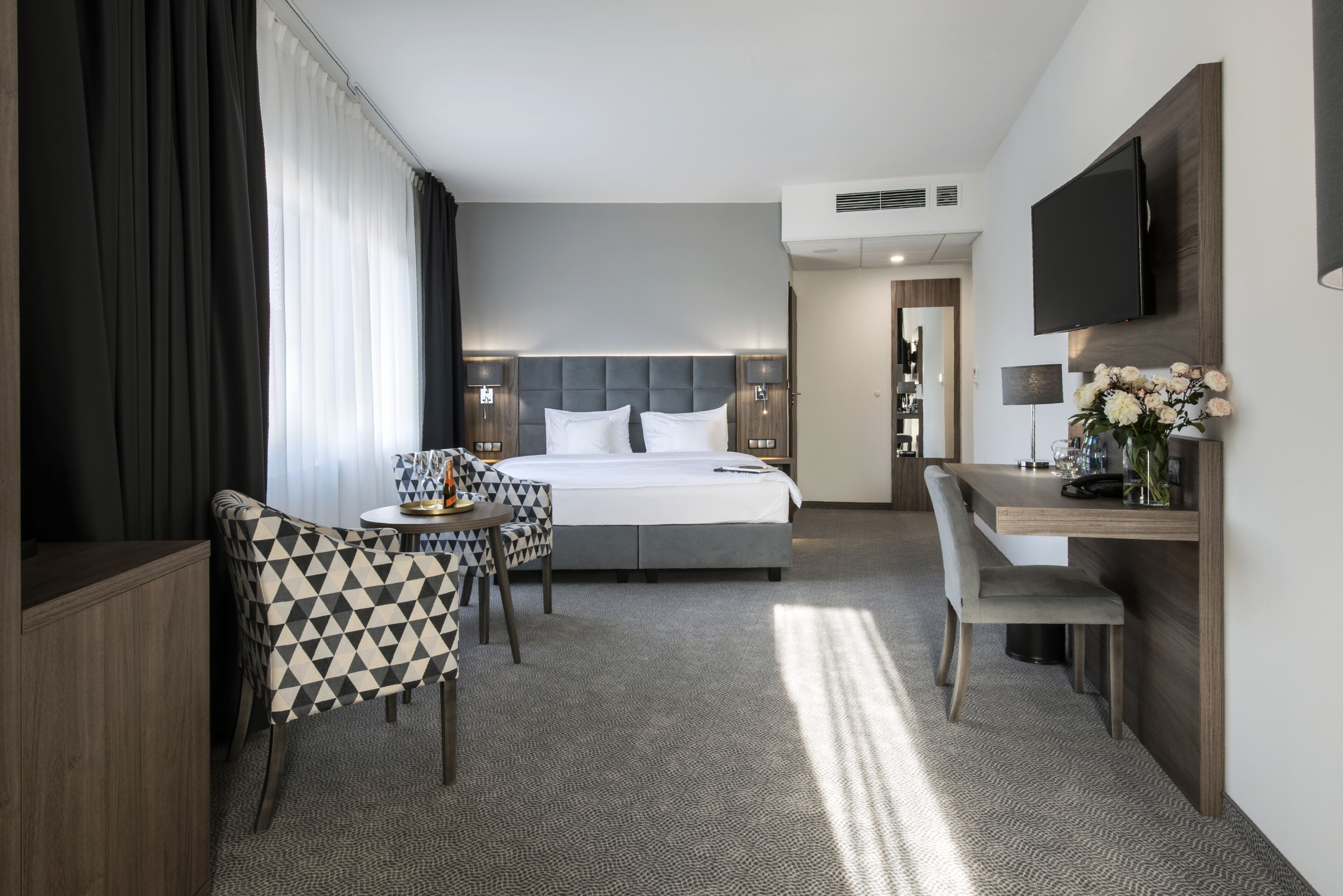 superior double room | minibar, desk, laptop workspace, blackout curtains