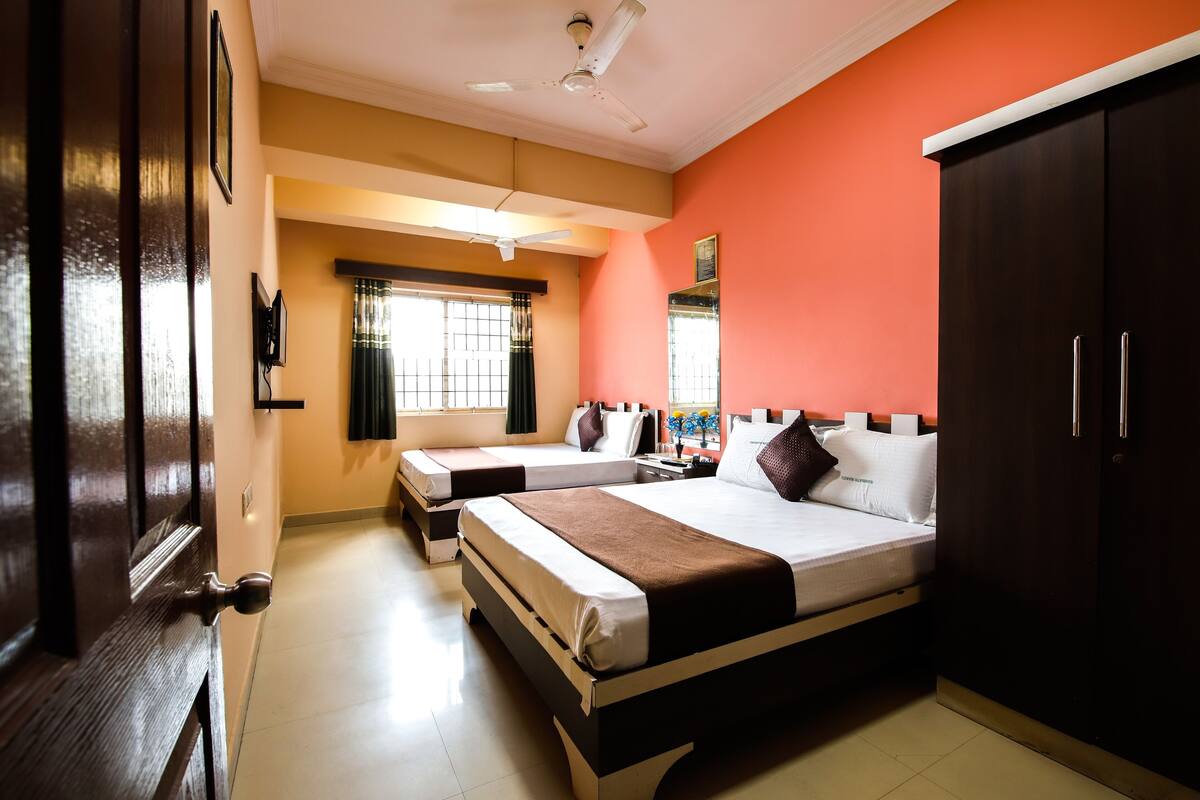 Kamar Quadruple Eksekutif | Kedap suara dan Wi-Fi gratis