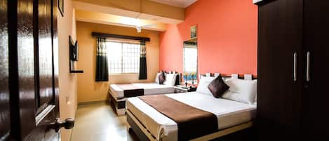 Executive Quadruple Room | Soundproofing, free WiFi