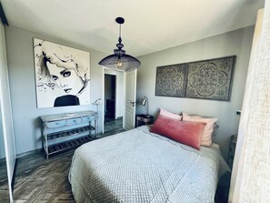 2 habitaciones, tabla de planchar con plancha y wifi gratis